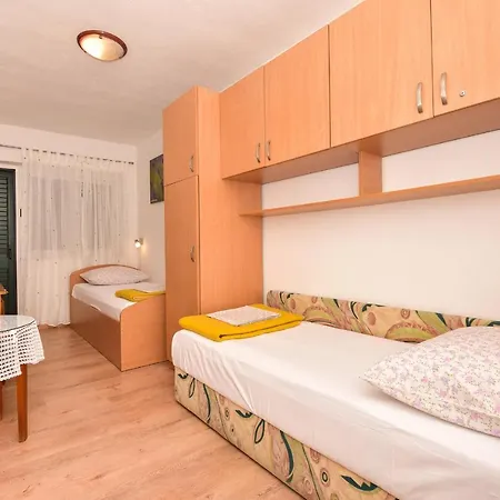 Apartment Vjeko *