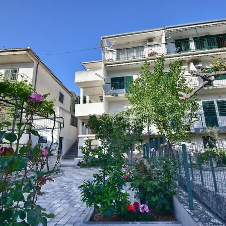 Vjeko Apartment Makarska